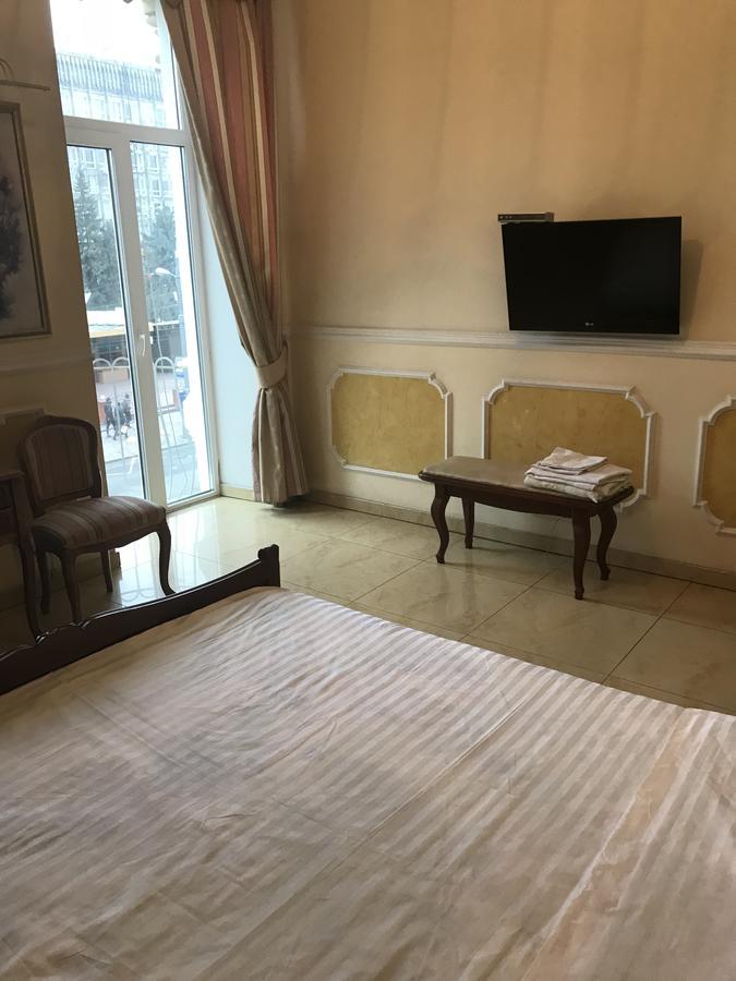 Beautiful Apartment In The Center Of Vinnitsja Eksteriør billede